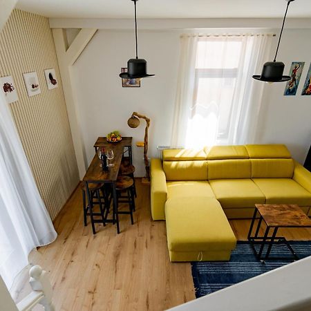Central Muse Apartment Bukarest Exteriör bild